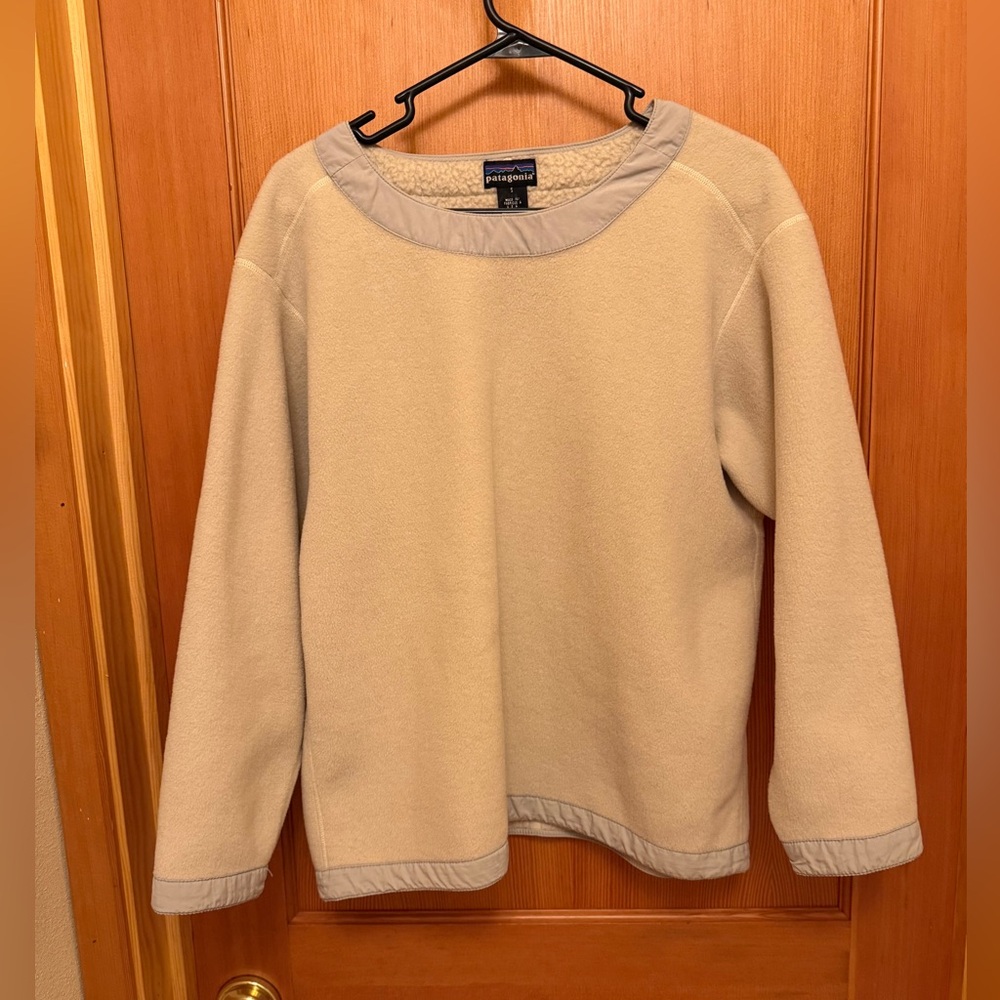 Patagonia Women's Cream and Gray Scoop Neck Sherpa Fleece Lined Pullover